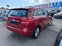 Usado Mercedes B200 156 CV (114 kW) 2013 Rojo metalico Monovolumen