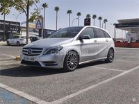 Usado Mercedes B180 109 CV (80 kW) 2013 Gris / plata Monovolumen