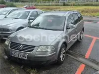 Usado VW Passat Advance 130 CV (95 kW) 2004 Gris / plata Familiar