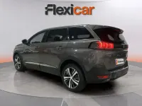 Usado Peugeot 5008 Allure 131 CV (96 kW) 2021 Gris SUV