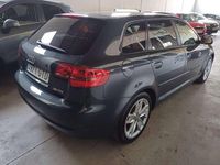 Usado Audi A3 Sportback Ambition 105 CV (77 kW) 2010 Gris Utilitario