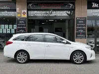 Usado Toyota Auris Touring Sports Active 136 CV (100 kW) 2014 Blanco Familiar