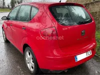Usado Seat Altea Stylance 102 CV (75 kW) 2005 Rojo Monovolumen