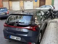 Usado Hyundai i20 84 CV (61 kW) 2022 Gris / plata Utilitario