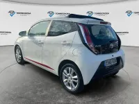 Begagnad Toyota Aygo X-wave 69 HK (50 kW) 2017 Vit Halvkombi