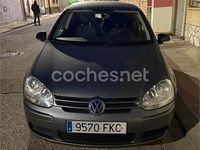 Usado VW Golf V Highline 102 HP (75 kW) 2007 Cinzento Sedan