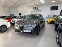 Usado Alfa Romeo Stelvio Super 210 CV (154 kW) 2017 Gris / plata SUV