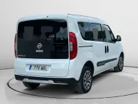 Usado Fiat Doblò Trekking 121 CV (88 kW) 2022 Blanco Monovolumen
