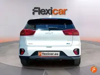 Usado Kia Niro 141 CV (103 kW) 2022 Blanco SUV