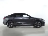 Usado Audi e-tron Sportback S-Line 300 kW (408 CV) 2023 Gris SUV