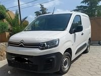 Käytetty Citroën Berlingo Feel 102 HP (75 kW) 2021 Valkoinen Tila-auto