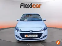 Usado Hyundai i20 84 CV (61 kW) 2017 Blanco Berlina