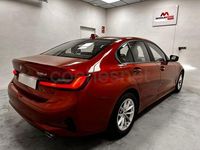 Usado BMW 318 150 HP (110 kW) 2022 Laranja Sedan