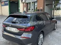 Usado BMW 118 140 CV (102 kW) 2021 Gris / plata Berlina