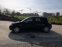 Usado Renault Mégane Dynamique 106 CV (77 kW) 2008 Negro Utilitario
