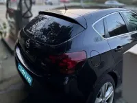 Usado Opel Astra Sport 125 CV (91 kW) 2010 Negro Utilitario