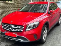 Usado Mercedes GLA180 122 CV (89 kW) 2019 Rojo SUV