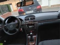 Usado Mercedes E220 Classic 150 CV (110 kW) 2004 Azul Berlina