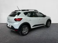 Usado Dacia Sandero Comfort 91 CV (66 kW) 2022 Blanco Utilitario