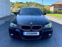Usado BMW 318 143 CV (105 kW) 2012 Negro Familiar