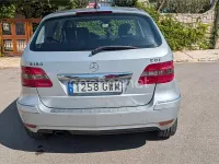 Usado Mercedes B180 Sport Edition 109 CV (80 kW) 2010 Gris / plata Monovolumen