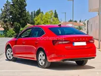 Usado Skoda Octavia Style 150 CV (110 kW) 2022 Granate Berlina
