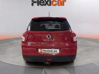 Usado Ssangyong (KGM) XLV Limited 116 CV (85 kW) 2017 Rojo SUV