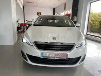 Usado Peugeot 308 Allure 115 CV (84 kW) 2014 Blanco Berlina