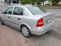 Usado Opel Astra Comfort 100 CV (73 kW) 2000 Gris / plata Berlina