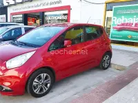 Usado Kia Venga 128 CV (94 kW) 2018 Rojo Utilitario