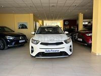Usado Kia Stonic 84 CV (61 kW) 2021 Blanco SUV