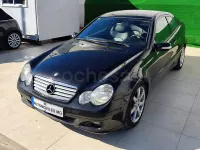 Usado Mercedes C200 122 CV (89 kW) 2006 Negro Berlina