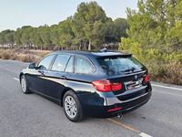 Usado BMW 318 Sport Line 143 CV (105 kW) 2013 Azul Familiar