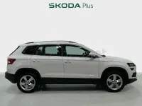 Usado Skoda Karoq Ambition 150 CV (110 kW) 2021 Blanco SUV