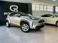 Usado Toyota Yaris 125 CV (91 kW) 2023 Gris / plata Utilitario