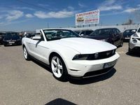 Usado Ford Mustang 305 CV (224 kW) 2012 Blanco Descapotable