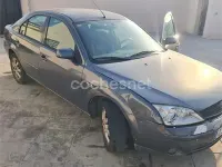 Usado Ford Mondeo Ambiente 115 CV (84 kW) 2003 Gris / plata Berlina