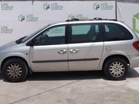 Usado Chrysler Voyager 140 CV (102 kW) 2002 Gris Monovolumen