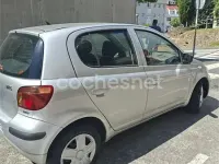 Usado Toyota Yaris T2 65 CV (47 kW) 2004 Gris / plata Berlina