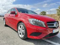 Usado Mercedes A180 Urban 109 CV (80 kW) 2014 Rojo Utilitario