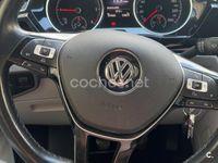 Usado VW Touran Advance 150 CV (110 kW) 2016 Gris / plata Monovolumen