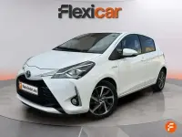 Usado Toyota Yaris Hybrid 100 CV (73 kW) 2020 Blanco Berlina