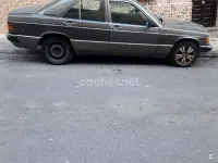 Usado Mercedes 190 94 CV (69 kW) 1991 Gris / plata Berlina