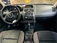 Usado Renault Mégane II Authentique 85 CV (62 kW) 2007 Gris / plata Berlina