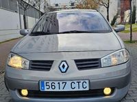 Usado Renault Mégane II Authentique 115 CV (84 kW) 2004 Gris / plata Berlina