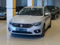 Usado Fiat Tipo Lounge 120 CV (88 kW) 2016 Gris / plata Berlina