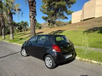 Usado Toyota Yaris Live 69 CV (50 kW) 2010 Negro Utilitario