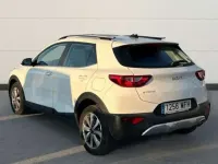 Usado Kia Stonic 84 CV (61 kW) 2023 Blanco SUV