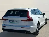 Usado Volvo V60 Momentum 197 CV (144 kW) 2021 Blanco Familiar