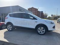 Usado Ford Kuga Trend 120 HP (88 kW) 2015 Branco SUV